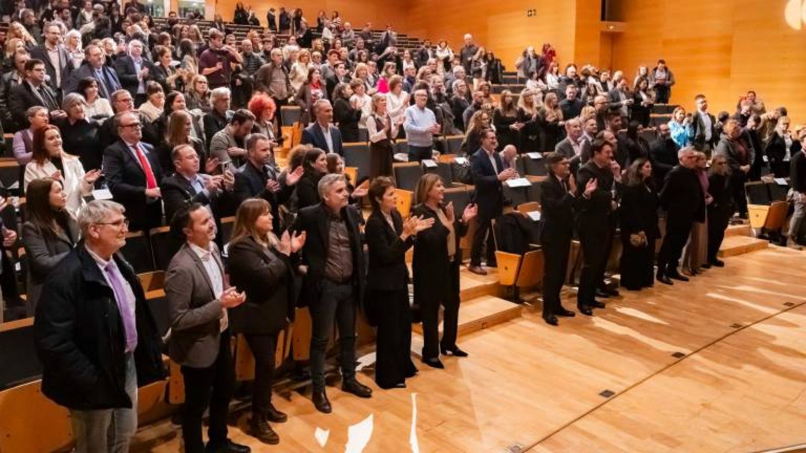 2025-01-16-gala-bona-gent-premis-i-ambient-46_241-2327411_20250119132413