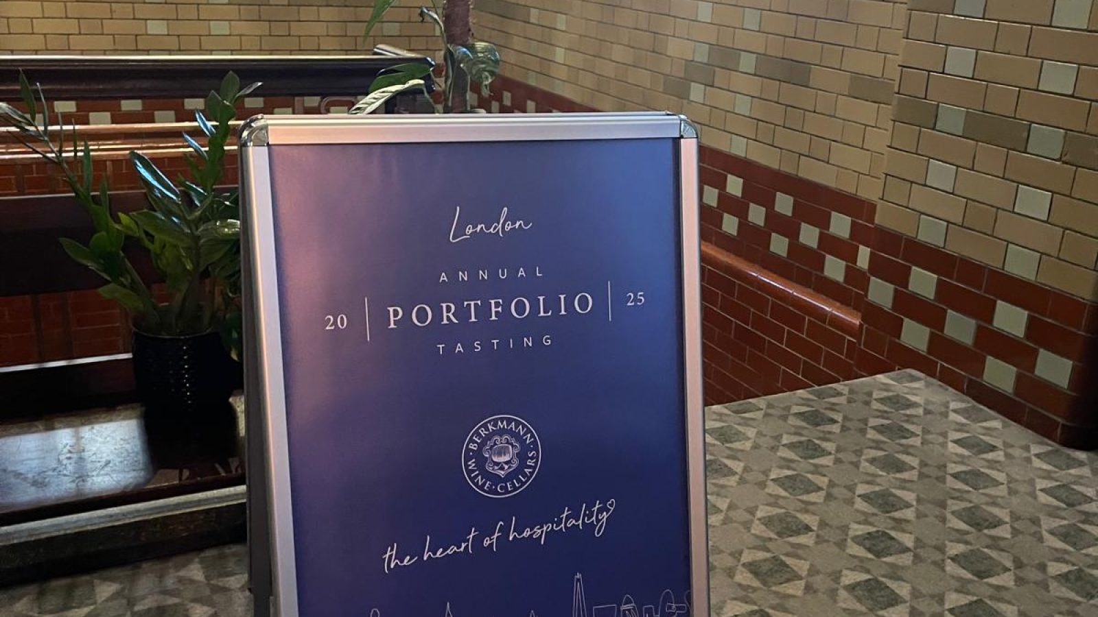 43ce8ef9-2d3c-4763-9ee6-44bc97a56fa8