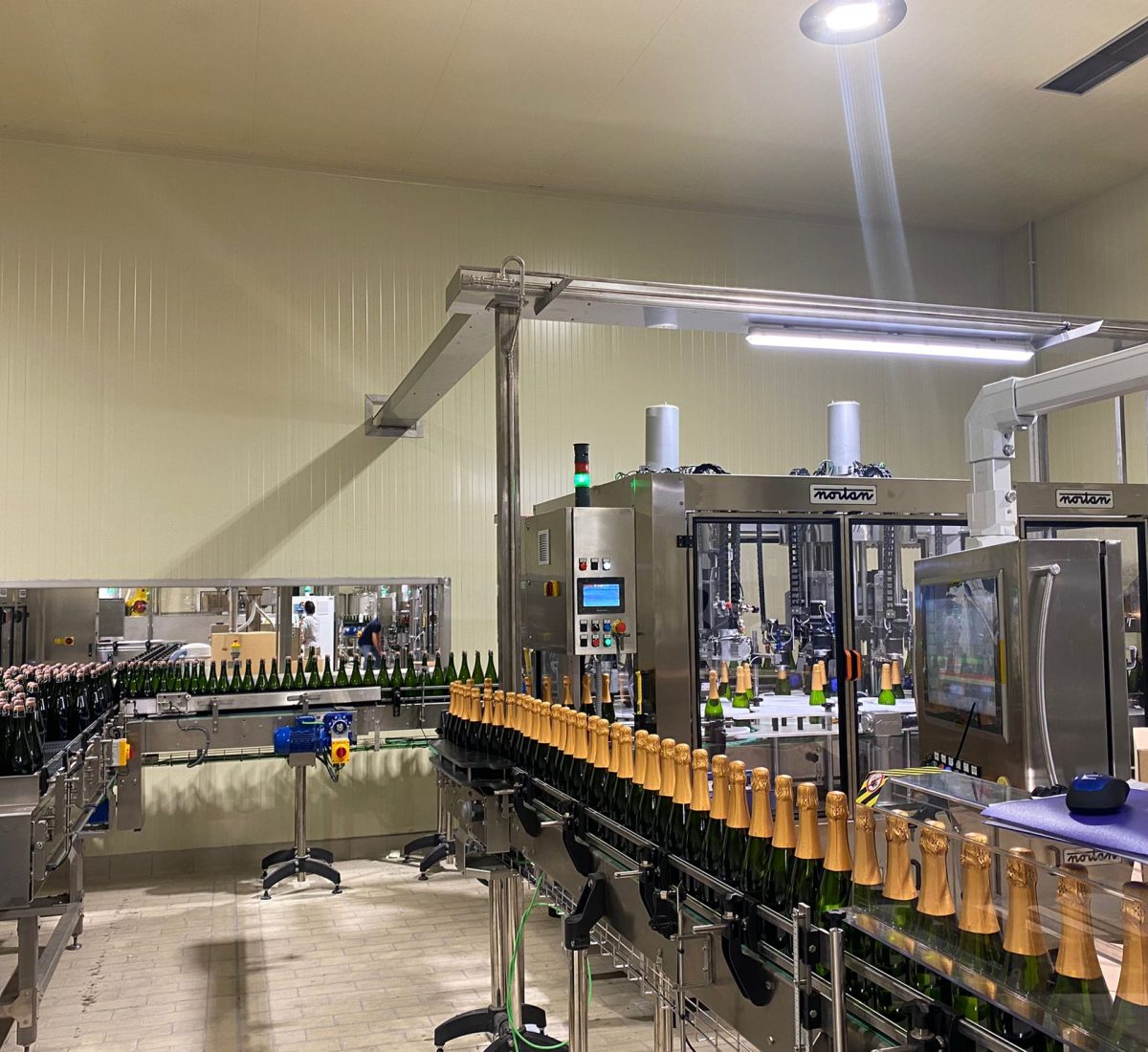 Embotellado cava Castell d'Or