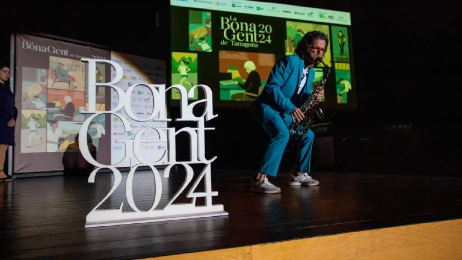 imagen-1601-tarragona-ambient-bona-gent-9_241-2327649_20250119185734